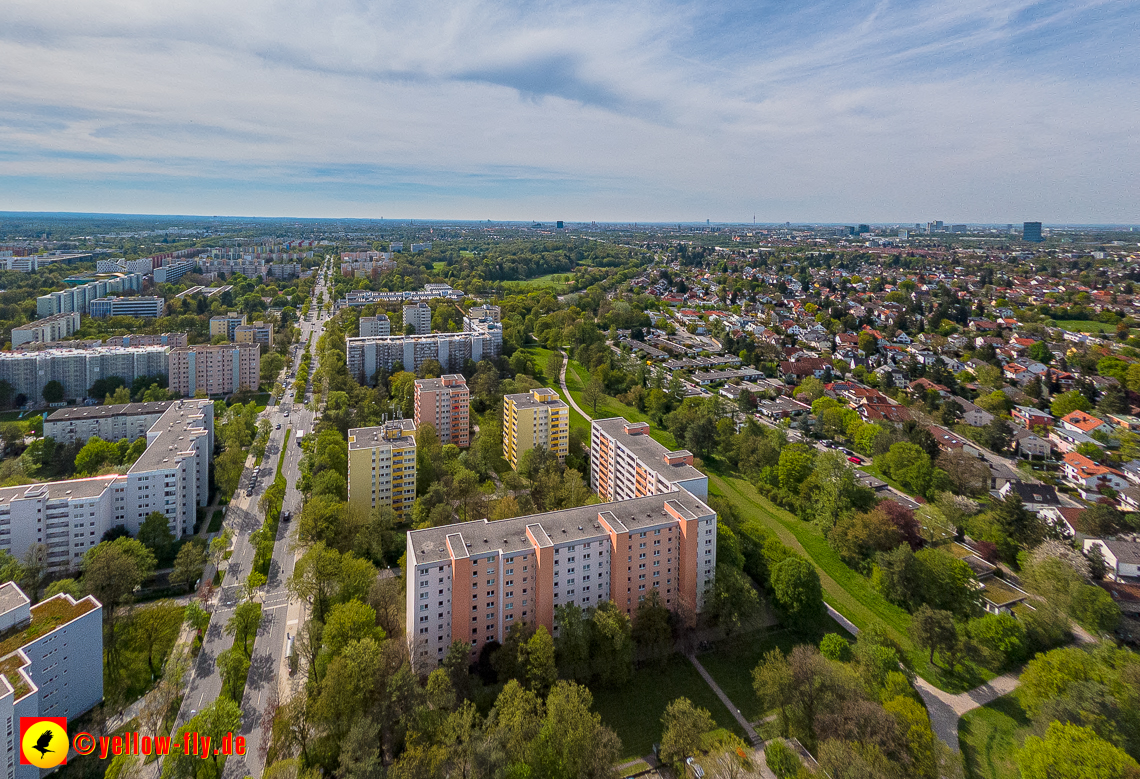 04.05.2023 - Luftbilder vom Marx-Zentrum uns seiner Umgebung in Neuperlach